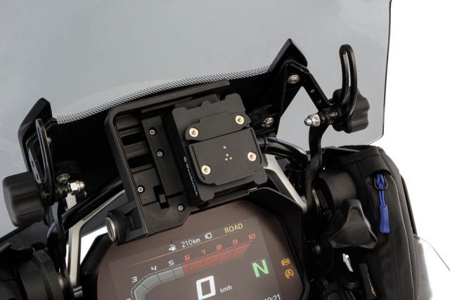 Wunderlich BMW Navigation Adapter Garmin TomTom, rear view