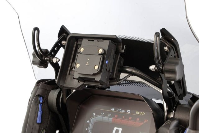 Wunderlich BMW Navigation Adapter Garmin TomTom, inside view