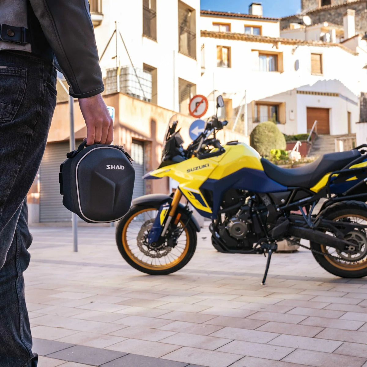 SHAD E02C 2L Tank Bag