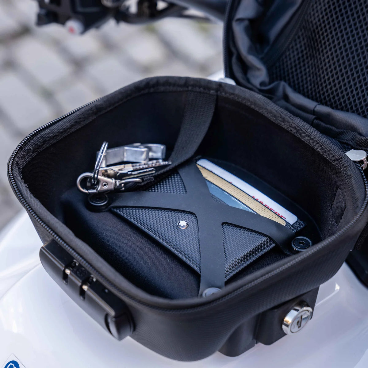 SHAD E03CL Pro 3L Tank Bag