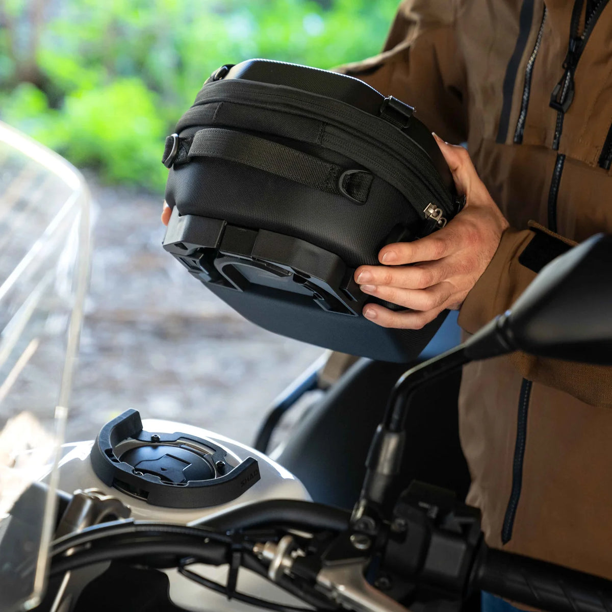 SHAD E09CL Pro 9L Tank Bag