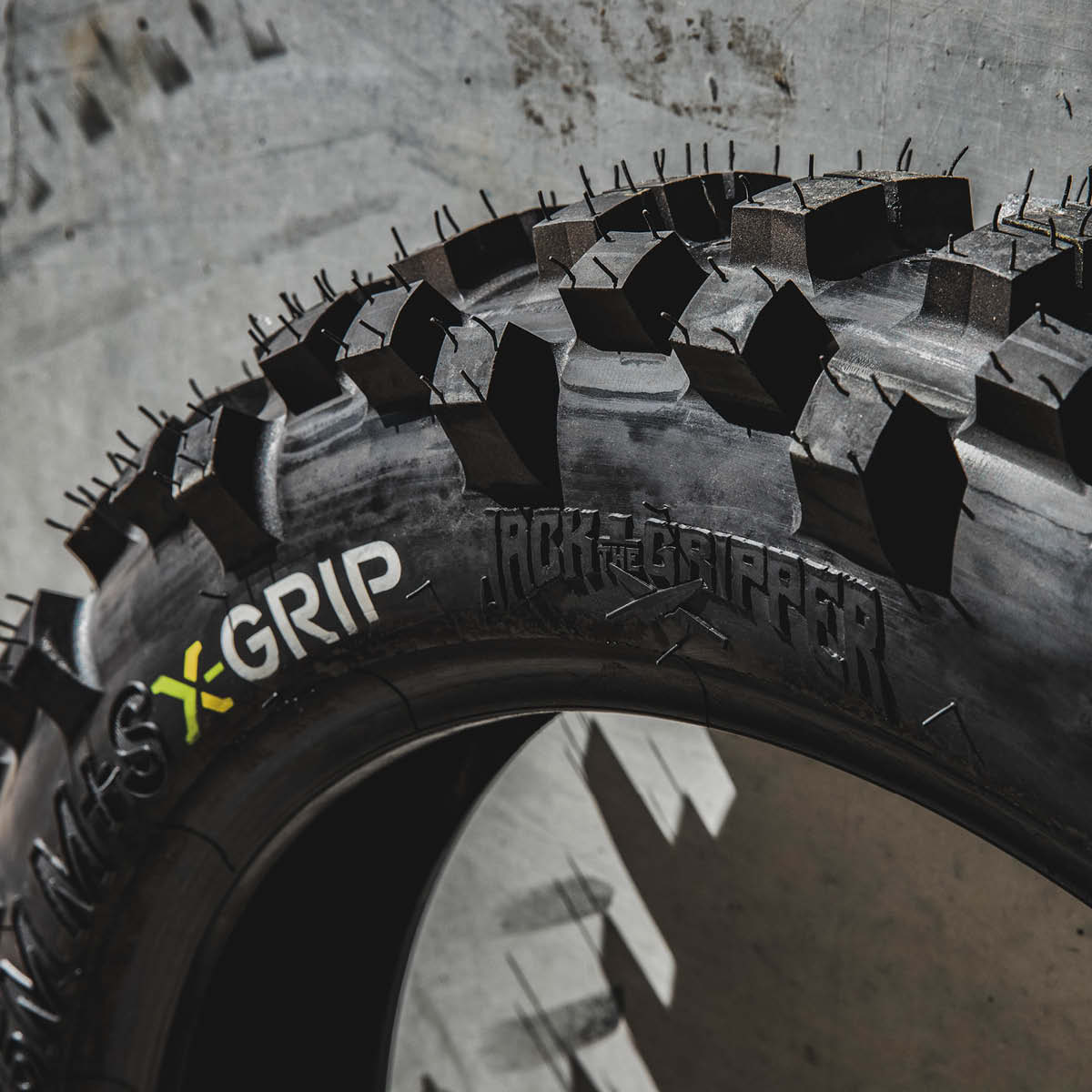 X-Grip JACK the GRIPPER Tyre 120/90-18 Medium