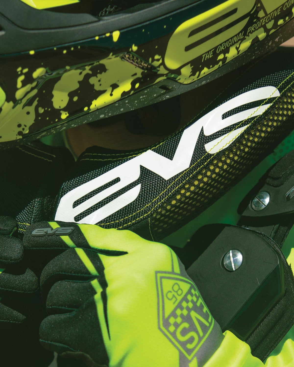 EVS R2 Race Collar