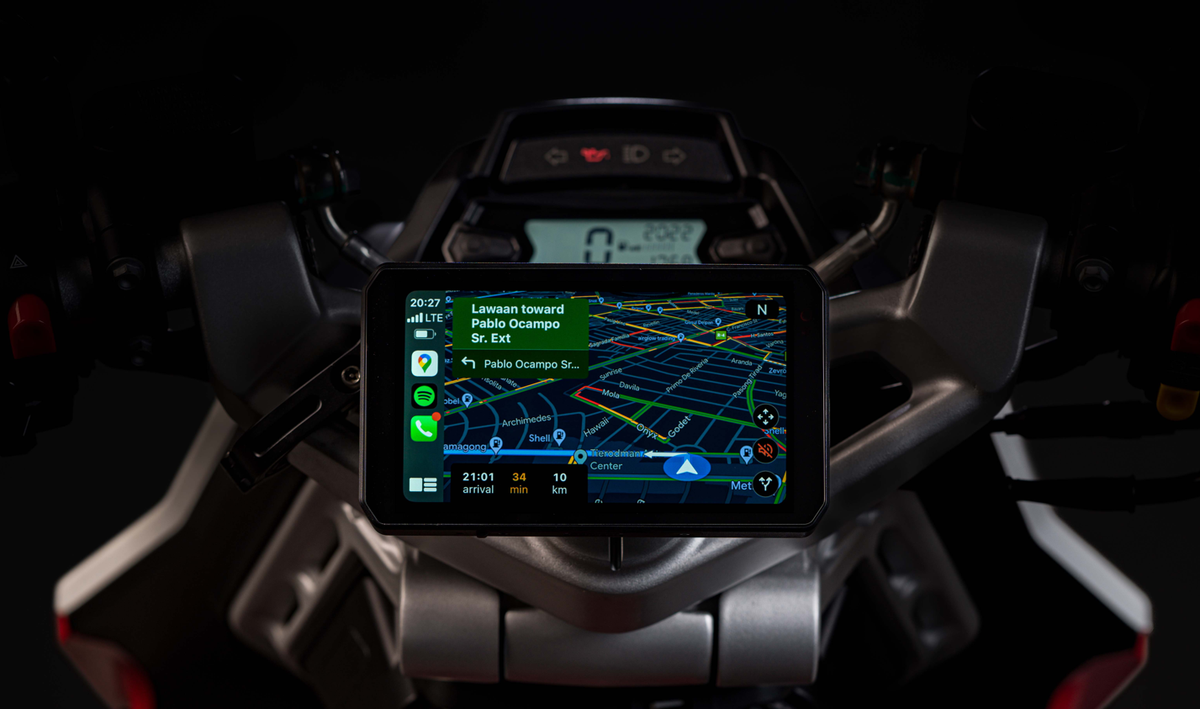 Chigee AIO-5 Play Universal Riding Display, side view