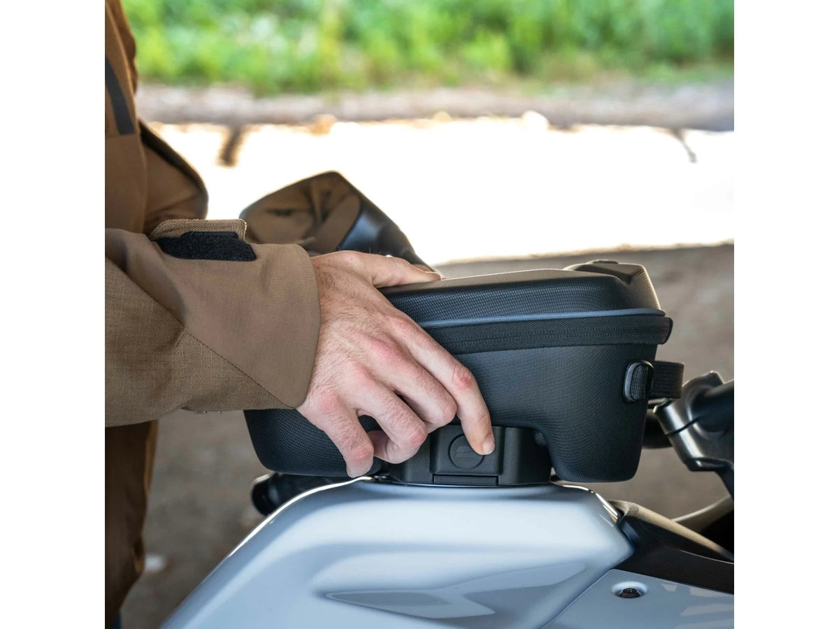 SHAD E09CM 9L Tank Bag