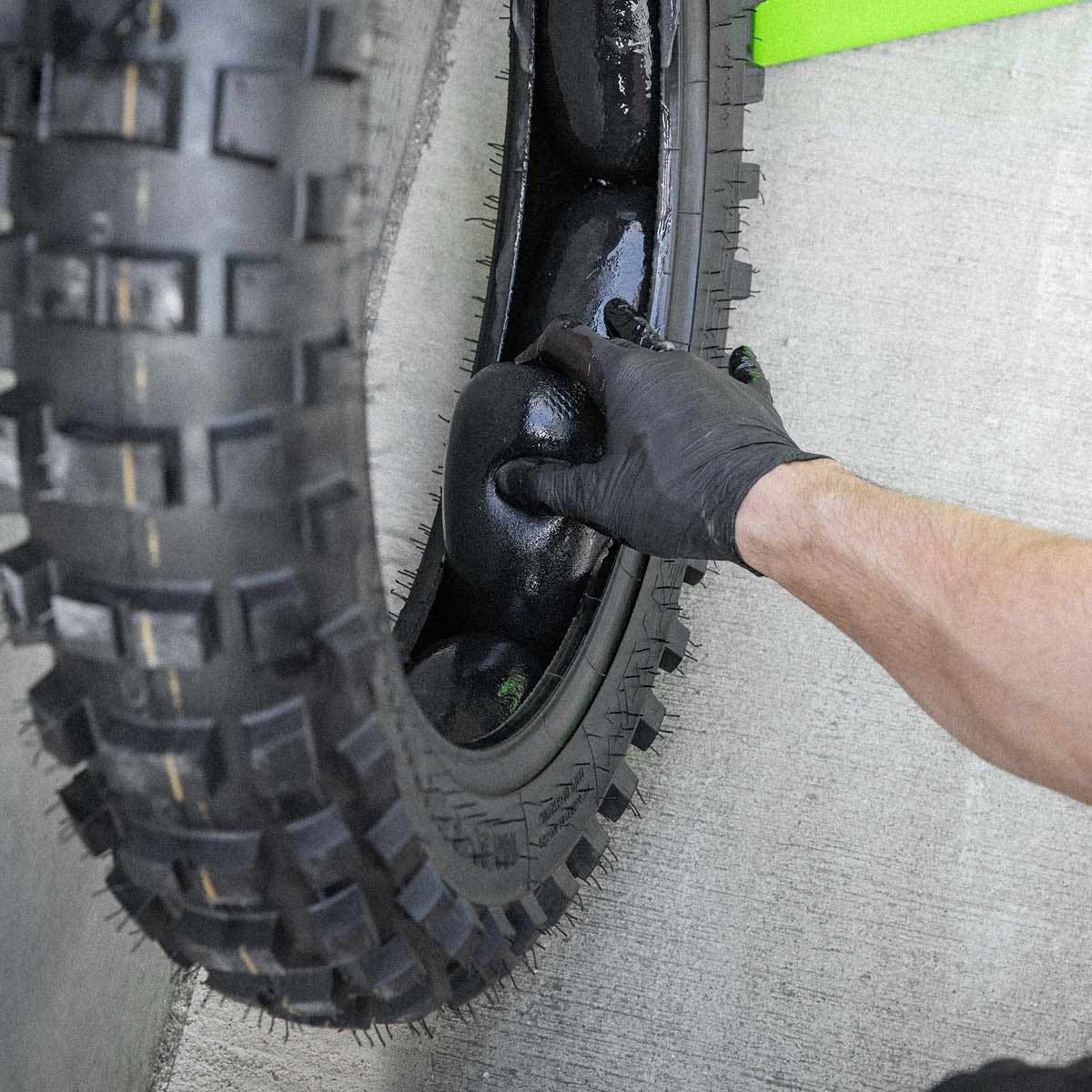 X-Grip Mousse EXX Set 140/80-18