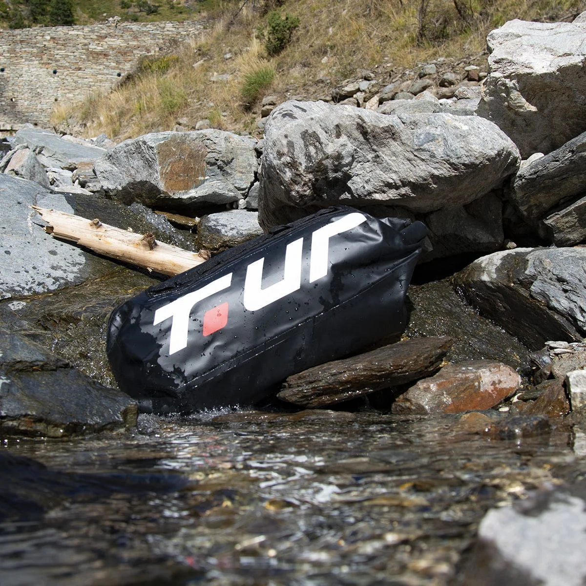 T.UR B-Three Waterproof Travel Tube Bag