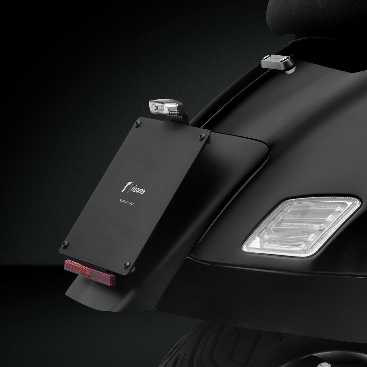 Rizoma - LICENSE PLATE SUPPORT KIT for Vespa GTS/GTV