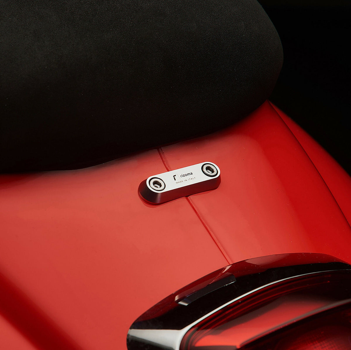 Rizoma - REAR HANDLE TAG for Vespa GTS/GTV